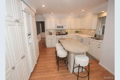 683 Hawbrook Avenue, Glendale, MO 63122 - Photo 7