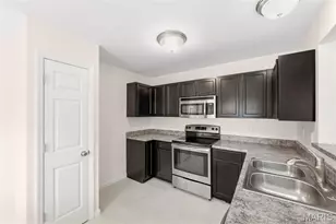 1373 New Charter Ln, O'Fallon, MO 63366 - Photo 7