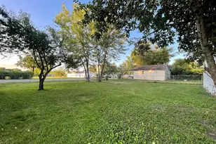 211 N Davis St, Cuba, MO 65453 - Photo 9