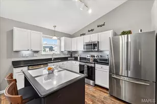 661 Big Bend Dr, Wentzville, MO 63385 - Photo 3