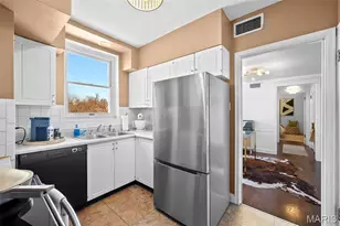 923 S Hanley Rd, Clayton, MO 63105 - Photo 13