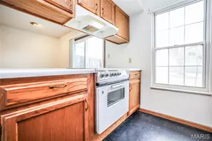 1015 Mersey Bend Dr, Saint Louis, MO 63129 - Photo 9