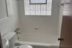 835 Fontaine Pl, Saint Louis, MO 63137 - Photo 3