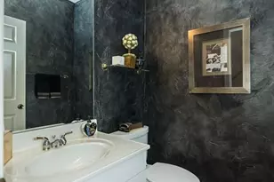 1318 Conway Oaks Dr, Chesterfield, MO 63017 - Photo 7