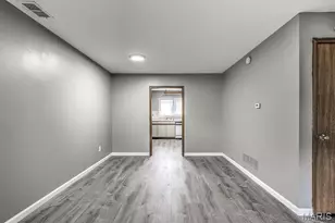 18 Redwood Dr, Florissant, MO 63031 - Photo 5