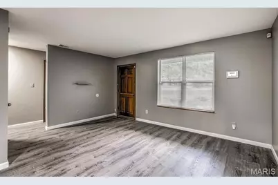 18 Redwood Drive, Florissant, MO 63031 - Photo 3