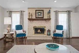 9803 Hilltop Dr, Sunset Hills, MO 63128 - Photo 9
