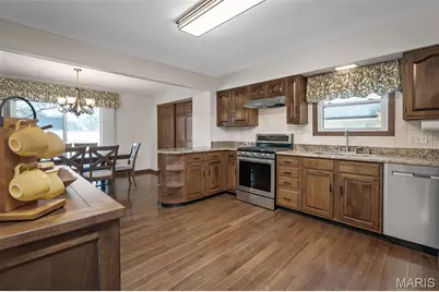 9803 Hilltop Drive, Sunset Hills, MO 63128 - Photo 17