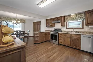 9803 Hilltop Dr, Sunset Hills, MO 63128 - Photo 17