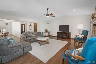 9803 Hilltop Dr, Sunset Hills, MO 63128 - Photo 11