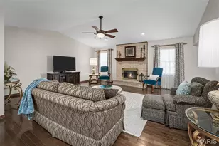 9803 Hilltop Dr, Sunset Hills, MO 63128 - Photo 7