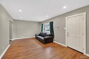 324 Averill, Ferguson, MO 63135 - Photo 3