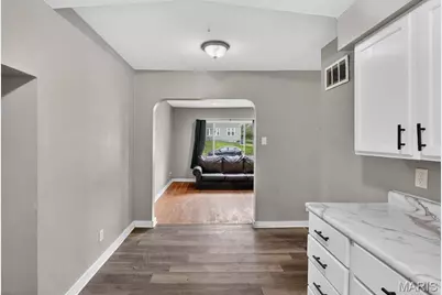 324 Averill, Ferguson, MO 63135 - Photo 5