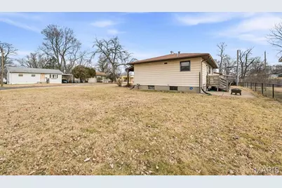 1760 Fernbrook Ln, Florissant, MO 63031 - Photo 35