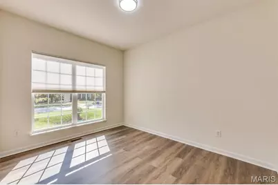 253 Village Creek Dr Drive, Ballwin, MO 63021 - Photo 7