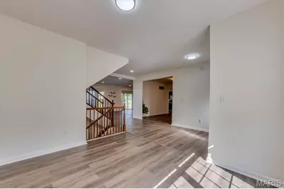 253 Village Creek Dr Drive, Ballwin, MO 63021 - Photo 9