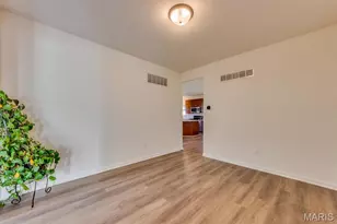 253 Village Creek Dr Dr, Ballwin, MO 63021 - Photo 27