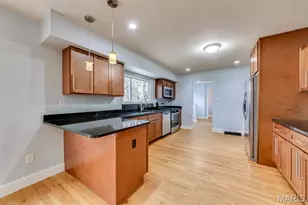 10471 Garibaldi Pl, Saint Louis, MO 63131 - Photo 13