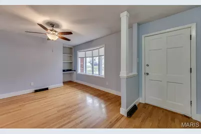 10471 Garibaldi Place, Saint Louis, MO 63131 - Photo 3