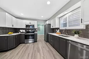 526 Sarah Ln, Creve Coeur, MO 63141 - Photo 15