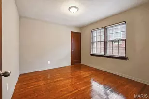 5920 Dressell Ave, Saint Louis, MO 63120 - Photo 7