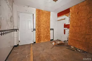 5918 Dressell Ave, Saint Louis, MO 63120 - Photo 9