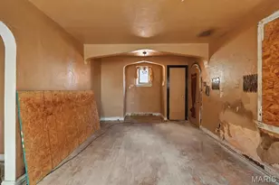 5918 Dressell Ave, Saint Louis, MO 63120 - Photo 3