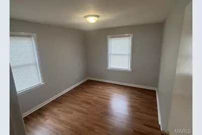 6705 Kenwood Drive, Saint Louis, MO 63121 - Photo 11