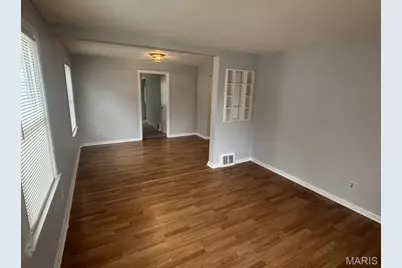 6705 Kenwood Drive, Saint Louis, MO 63121 - Photo 9