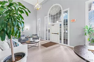 526 Sarah Ln, Creve Coeur, MO 63141 - Photo 3