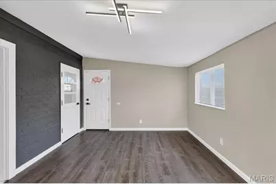 10040 Knollcrest Drive, Saint Louis, MO 63136 - Photo 9