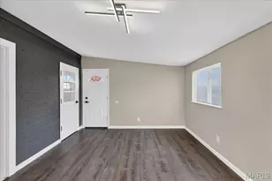 10040 Knollcrest Dr, Saint Louis, MO 63136 - Photo 9