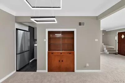 10040 Knollcrest Drive, Saint Louis, MO 63136 - Photo 7