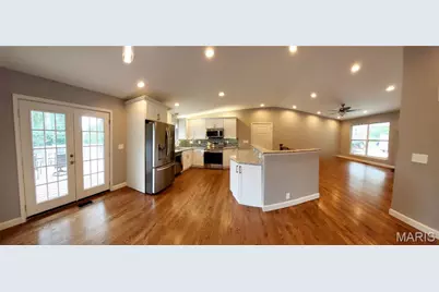 18 Queensbrook Place, Olivette, MO 63132 - Photo 5