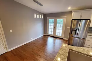 18 Queensbrook Pl, Olivette, MO 63132 - Photo 11