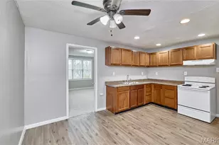 6238 Tyndall Dr, Saint Louis, MO 63134 - Photo 7