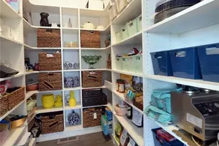 17016 Lakeside Rdg, Chesterfield, MO 63005 - Photo 11