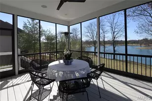 17016 Lakeside Rdg, Chesterfield, MO 63005 - Photo 43