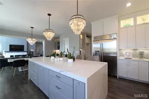 17016 Lakeside Rdg, Chesterfield, MO 63005 - Photo 15