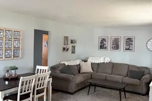 920 S Spring St, Palmyra, MO 63461 - Photo 11