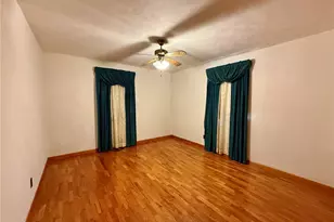 923 Chloe St, Perryville, MO 63775 - Photo 5