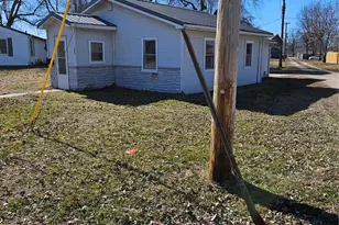 304 N Shelby, Shelbina, MO 63468 - Photo 3