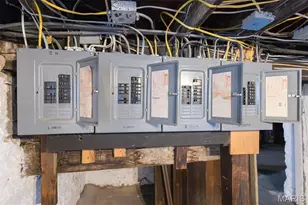 1030 Commodore Dr, Richmond Heights, MO 63117 - Photo 11