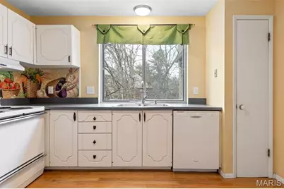 1559 Beacon Woods Court, Manchester, MO 63021 - Photo 11