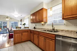 3110 Autumn Shores Dr, Maryland Heights, MO 63043 - Photo 9