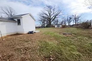 25492 Pennington Dr, Lebanon, MO 65536 - Photo 3