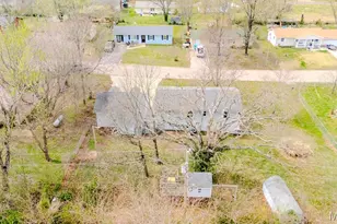 523 Johnson St, Bourbon, MO 65441 - Photo 45