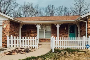 2111 Chatport Rd, Oakville, MO 63129 - Photo 3