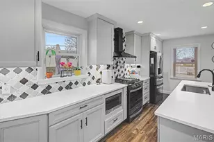 10824 Galena Ct, Saint Louis, MO 63123 - Photo 7