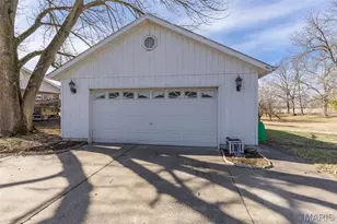 373 S 4th St, Saint Genevieve, MO 63670 - Photo 3